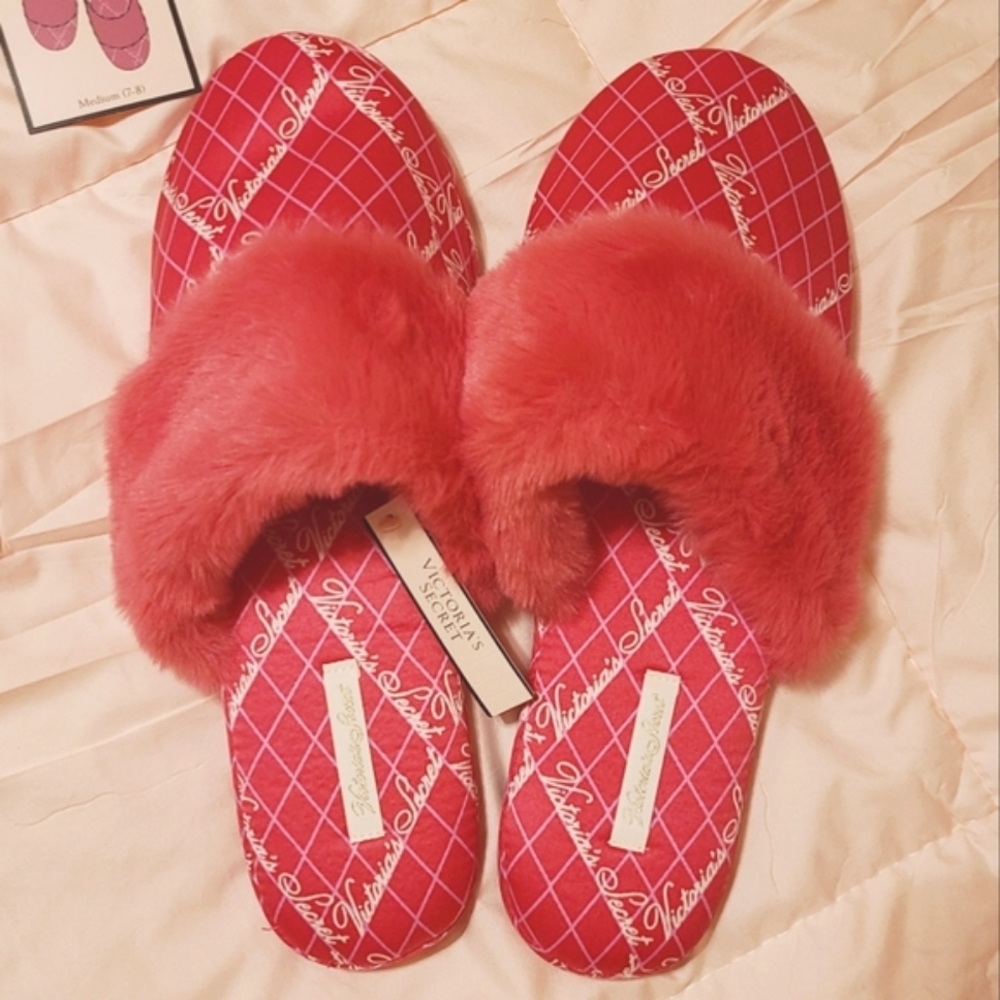NWT Victoria's Secret Hot Pink Satin Faux Fur Cozy Slippers Medium 7 & 8